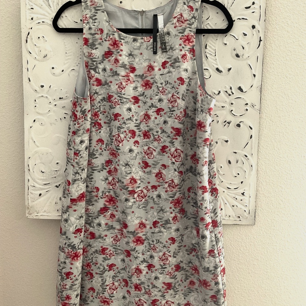 Kenzie Knee Length Sleeveless Grey Floral Lined Shift Dress